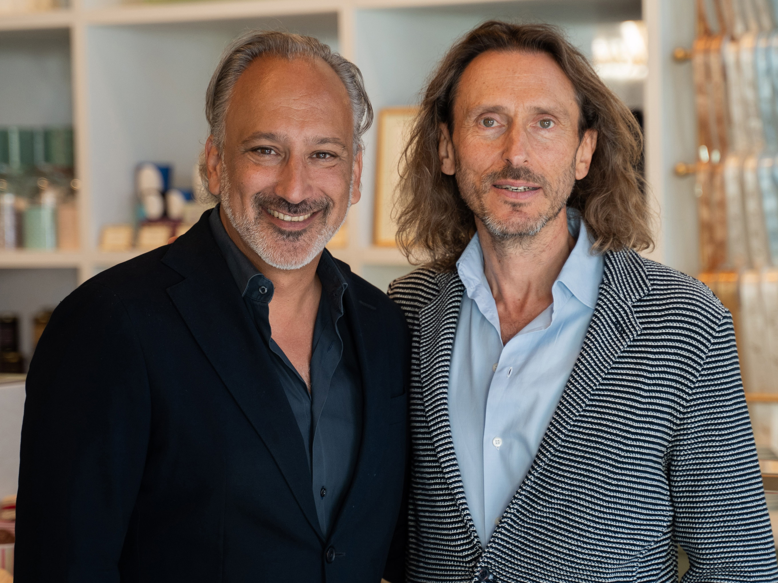 David Holder (rechts) und Sanjiv Singh, Business Director von Ingolstadt Village.
