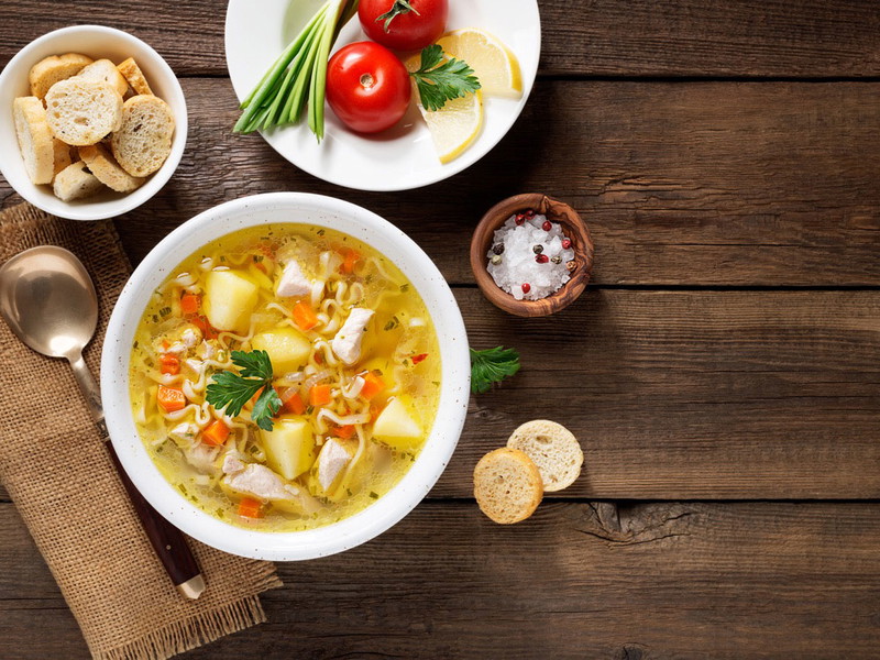 Wundermittel oder köstliche Speise? Der Hühnersuppe werden verschiedene Charaktereigenschaften nachgesagt.