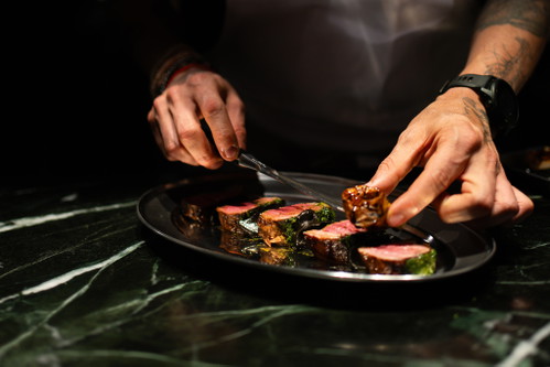 Das »Masala y Maiz« ist ein Ort kulinarischer Begegnung unterschiedlicher Kulturen – das Chefkochpaar: Norma Listman und Saqib Keval.