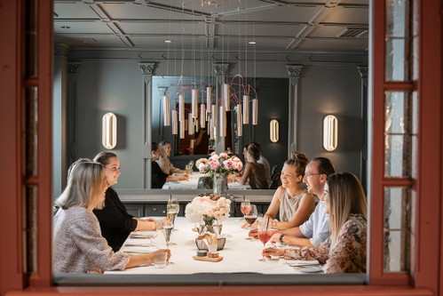 »Das Reisch« gehört zu den feinsten (Hotel-)Adressen der Kitzstadt. Küchenchef Fred Reisinger und sein Küchenteam verwöhnen die Gaumen der Gäste mit österreichischen und internationalen Gerichten.  