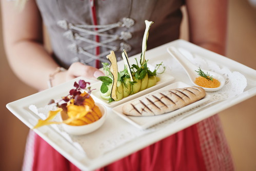 Zugegeben, eine Küche mit regenerativer Wirkung auf Magen und Darm zu beschreiben, ist semi-sexy. Im Resort »Mayrlife« schmeckt sie dennoch.