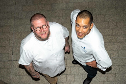 Eric Kragh Vildgaard mit Jeremy Degras, neuer Executive Chef im «Badrutt’s Palace».