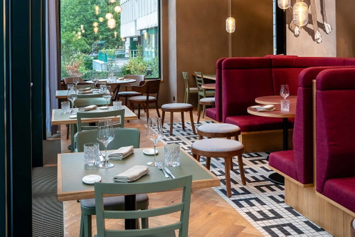 Mit dem neuen Restaurant «Multertor» startete Sternekoch Tobias Funke eine Kooperation mit Globus: Kulinarisch setzt er auf eine modern interpretierte Wohlfühlküche – wie bei Mama.