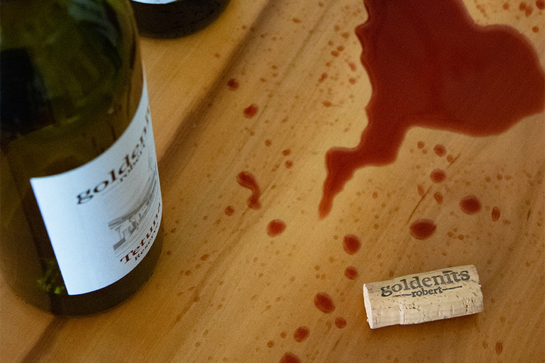 Herrlicher Rotwein vom Weingut Robert Goldenits.