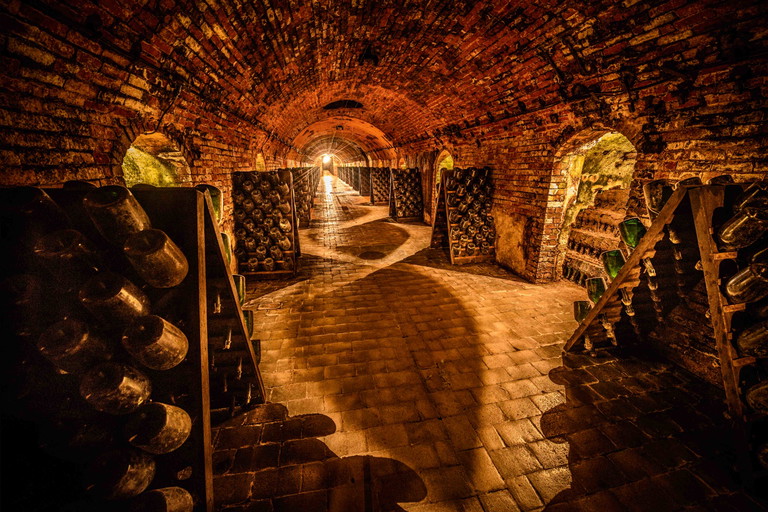 Das Champagnerhaus Laurent-Perrier blickt auf mehr als 210 Jahre Geschichte zurück. Der Weinkeller zeugt davon.
