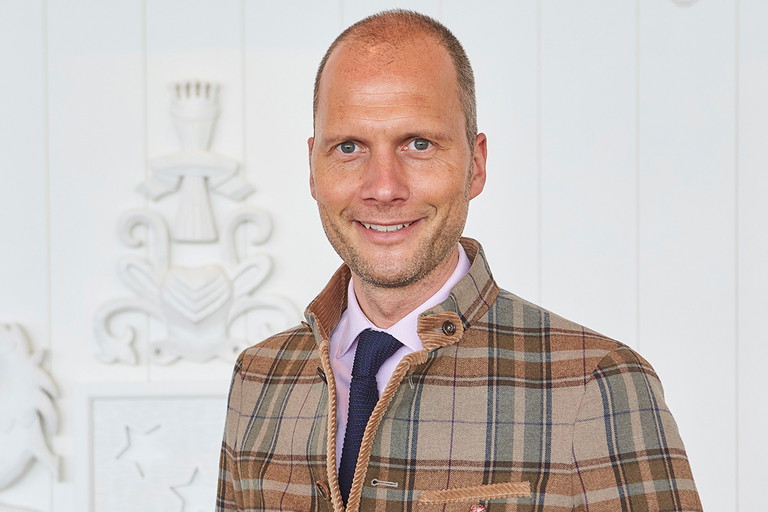 Constantin von Deines, geschäftsführender Direktor des »Falkensteiner Schlosshotel Velden«, Foto beigestellt