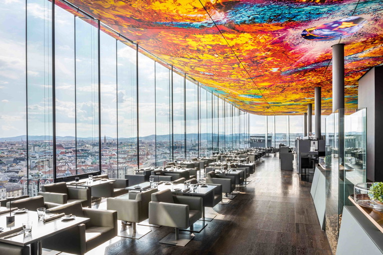 Das »SO/ Vienna punktet 
mit einer der schicksten Rooftop-Bars der Stadt.