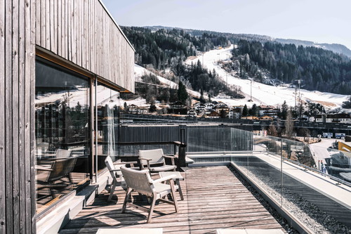 Im »Falkensteiner« in Schladming kann man mit Blick auf den Zielhang der Planai regionale Spezialitäten genießen.