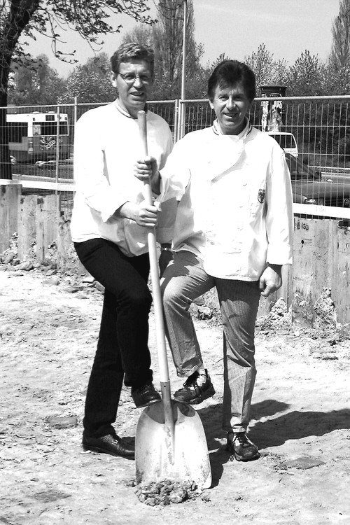 Andreas und Walter Heindl beim Spatenstich der Filiale in Wien-Liesing.