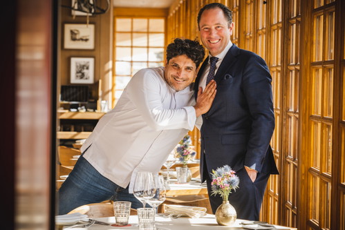 Sternekoch Mauro Colagreco mit Heinz E. Hunkeler, General Manager des «Kulm Hotel St. Moritz».