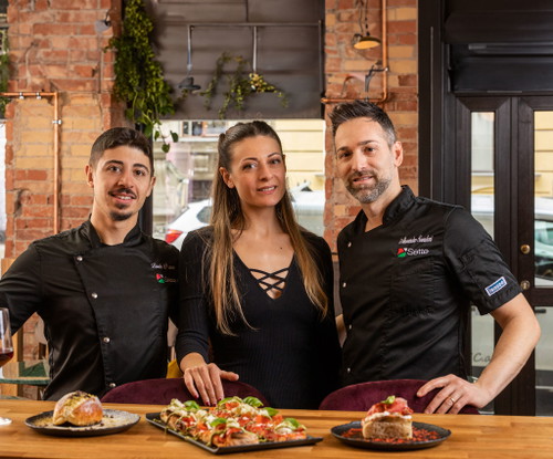 Die »Moon Crust Pizza« erfreut Gaumen mit Knusperkruste.