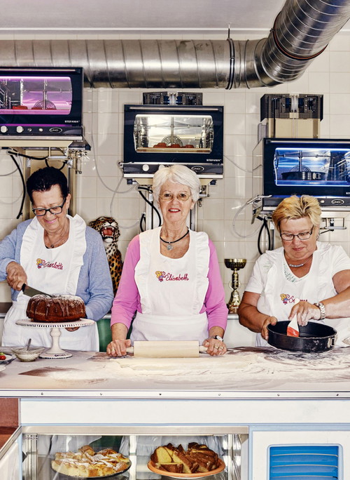 Im »Generationen-
café Vollpension« gibt es Kuchen wie von der Oma.