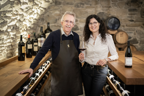 Kellermeister Hans Rhyner mit seiner Frau Beatrice.