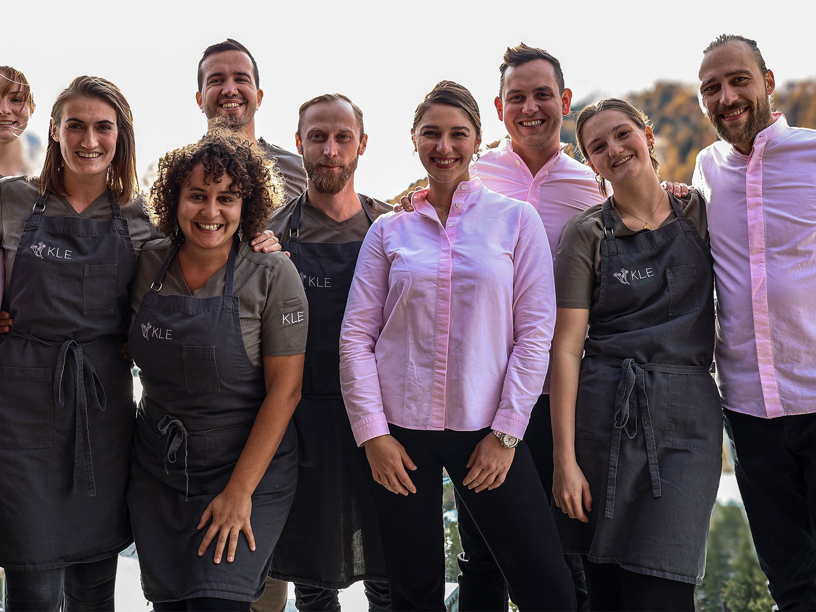 Zizi Hattab mit ihrem Team in St. Moritz. 