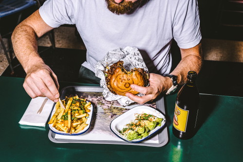 Rinder, die ein erfülltes und artgerechtes Leben hatten, ­liefern Fleisch von außer­ordentlicher Qualität  für die Burger von ­ »X.O Grill«.