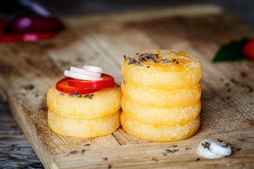 Der herbe Sauermilchkäse Quargel.