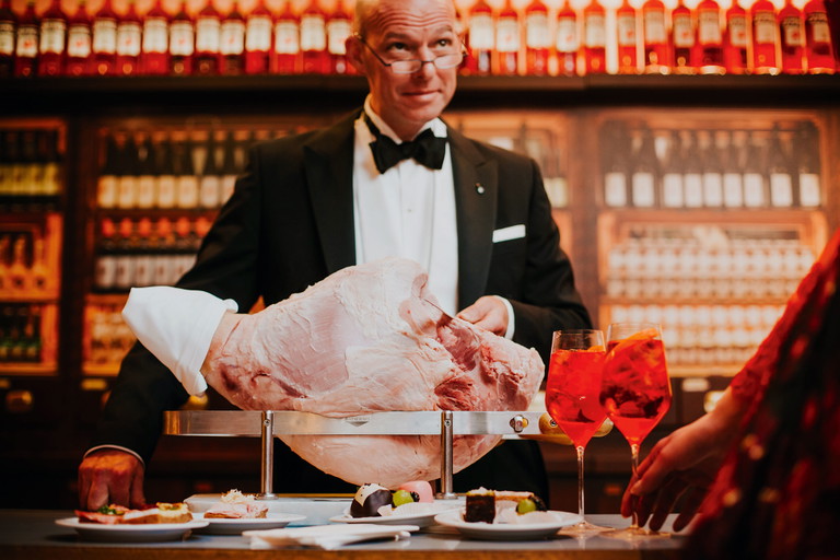 A firm favourite at the Opera Ball: the delicacies of the iconic "Black Camel".