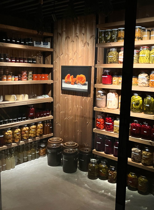 Im »Eck« wird selbst eingelegt 
und fermentiert. Man arbeitet gerne mit Gemüse und Obst 
aus dem eigenen Garten.