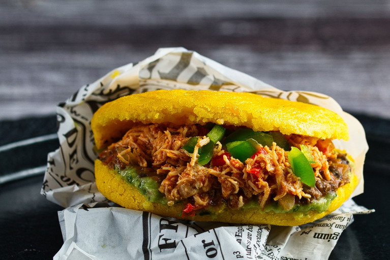 Arepas – gefüllte Maisfladen aus Venezuela.