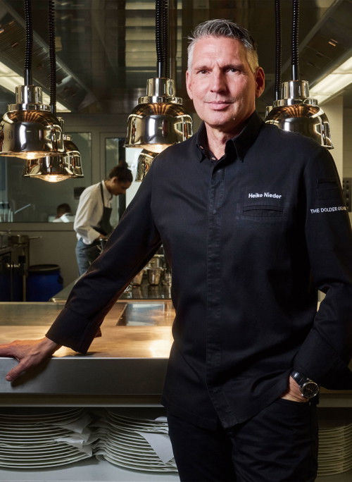 Die elegante Gourmetküche des gebürtigen Norddeutschen Heiko Nieder ist mit 97 Falstaff-Punkten und zwei Michelin-Sternen ausgezeichnet.