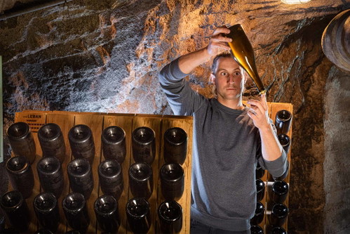 Patrick Adank vom Weingut Hansruedi Adank in Fläsch, Graubünden.
