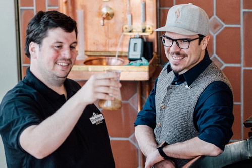 Bräu Alois Meir schuf aus dem hopfigen Reich von Neufelden die erste Biobrauerei in Oberösterreich.