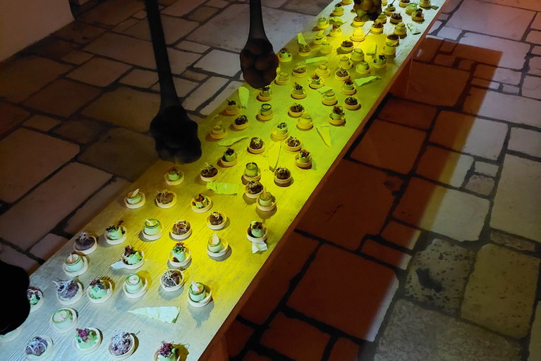 Die künstlerische Seite der Kulinarik: Bei EAT±ART im »Bürstenbinder« speist man aus Kunstinstallationen.