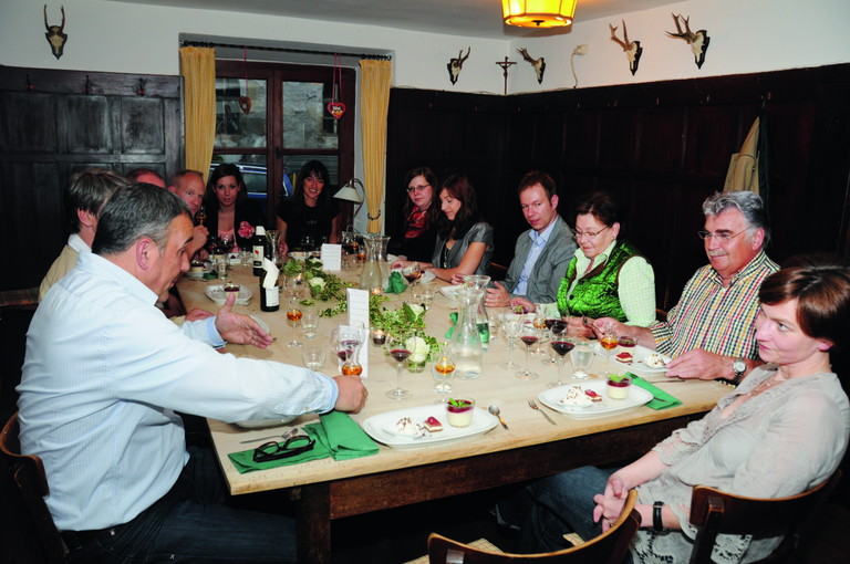 Wird es jemals wieder so sein? Das Wirtshaus diente über Generationen hinweg als zentraler Lebensmittelpunkt.