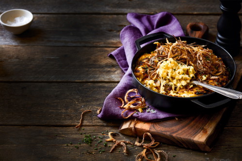 Von Käsespätzle bis Käsebrot: Die Zubereitungsmöglichkeiten von Sauerkäse sind vielfältig. 