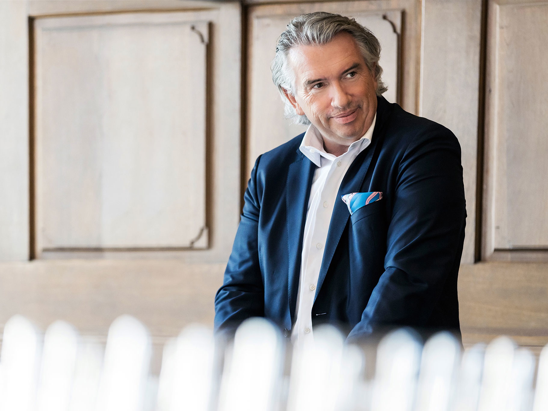Schon mit 19 Jahren in Wiesbadens »Ente« Herr über eine Weinkarte mit 1400 Positionen, heute Strippenzieher im Hintergrund: Ralf Frenzel.