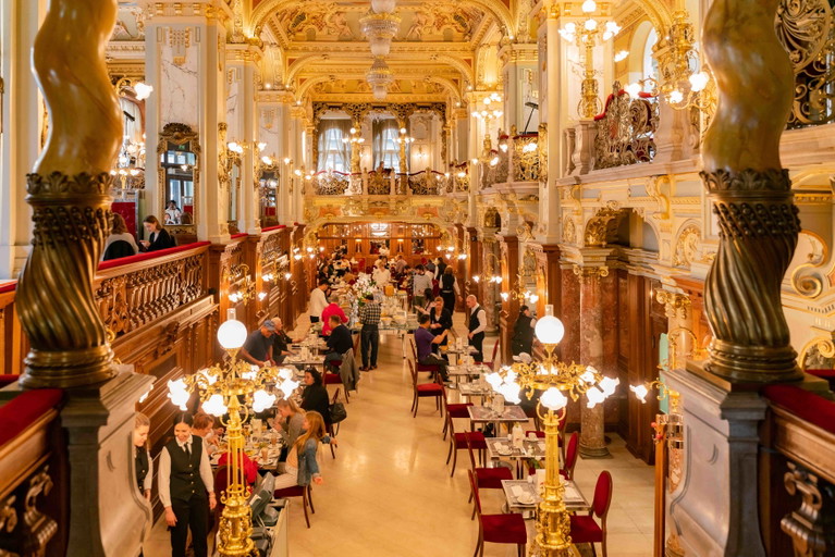 Das »Café New York« in Budapest.