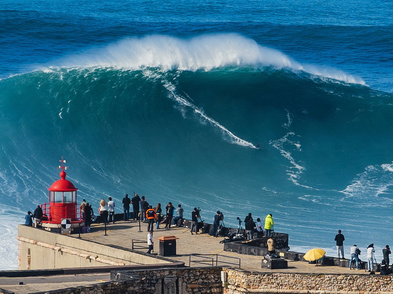 Extreme Bedingungen in Nazare, Portugal