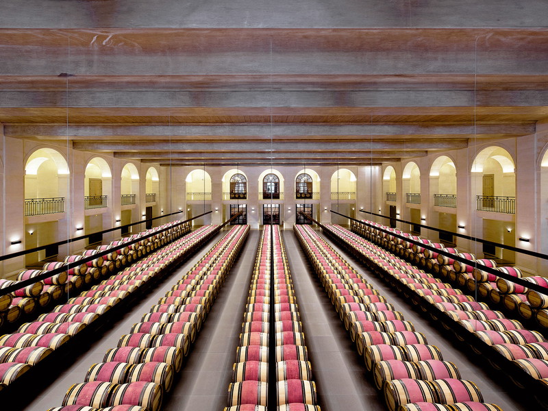 Impressive: the barrique cellar at Chateau Montrose in Saint-Estèphe amazes visitors.