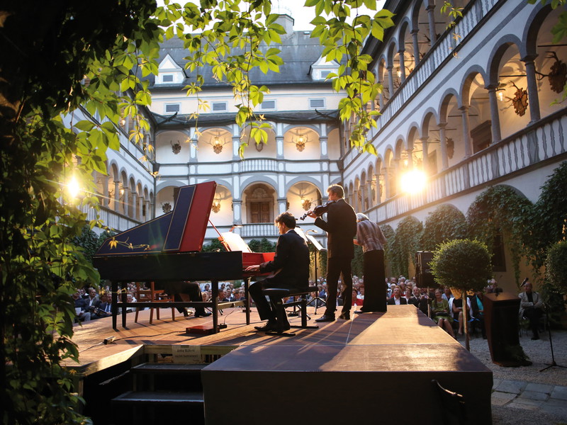 Im Strudengau gibt es jedes Jahr im Sommer bei den »donauFESTWOCHEN« eine Bühne für eine lebendige Zwiesprache von Alter Musik mit der Moderne.