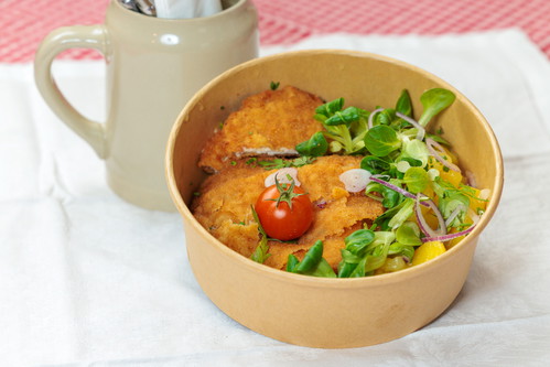 Mitzis Schnitzi-Bowl.