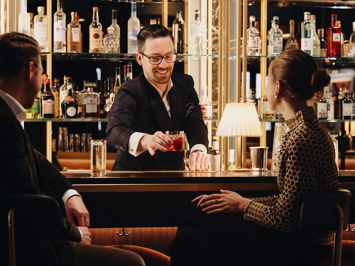 Gabriel Pötschke ist der Kopf der »Bar Montez« im neuen »Rosewood Hotel« in München.  