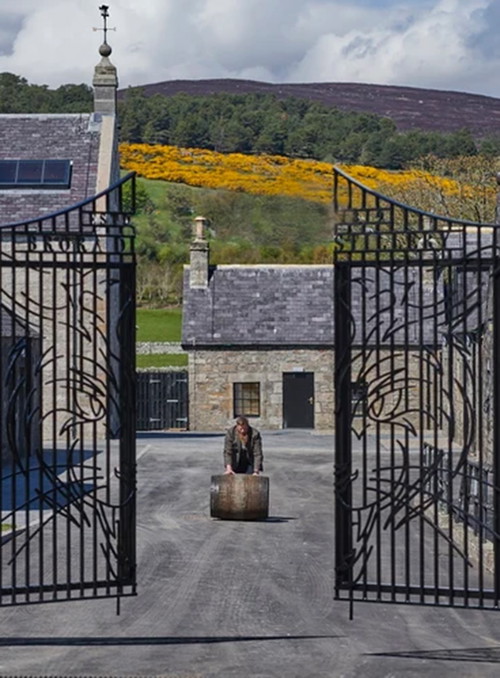 2021 öffnete die in den Highlands gelegene Brora Distillery 28 Jahre nach ihrer Schließung wieder die Pforten. 