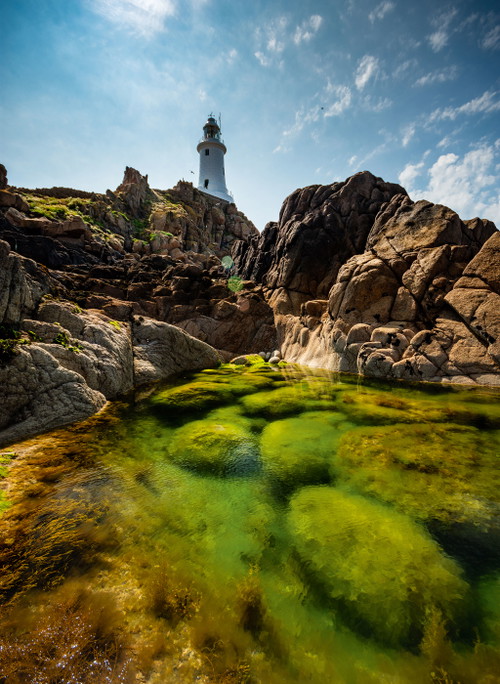 Rund sieben Kilometer lang ist die Rad- und Wanderroute, die von Saint Aubin – vorbei 
an exotischer Natur und historischen Denkmälern – zum Corbière Leuchtturm führt.