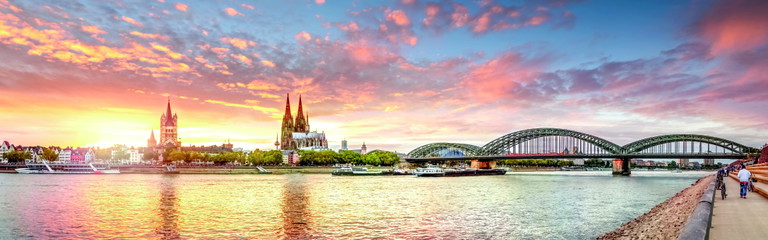 Der Kölner Dom ist wohl der berühmteste Sightseeing-Spot der Stadt am Rhein.