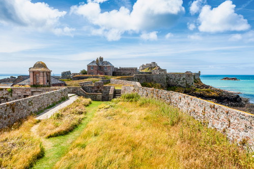 Für Geschichts-interessierte: Nach dem Lunch im »Hotel Pomme d’or« geht es zum Elizabeth Castle in der Saint Aubin’s Bucht. 