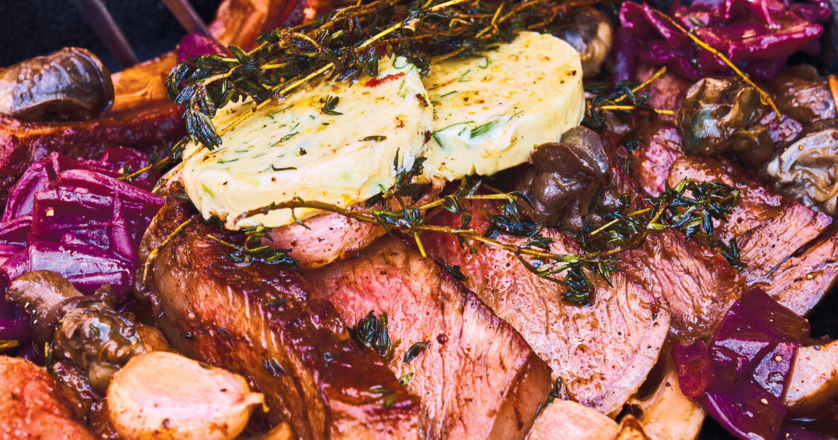 Beiried Rind Beiried vom Grill mit Burgunderschnecken und Rotweinschalotten ...