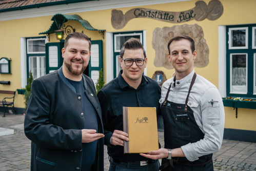 v.l.n.r. GF Matthias Strunz, Restaurantleiter Mujo Osmanovic‚»Falstaff bester Barkeeper 2014« und Küchenchef Martin Kaufmann.