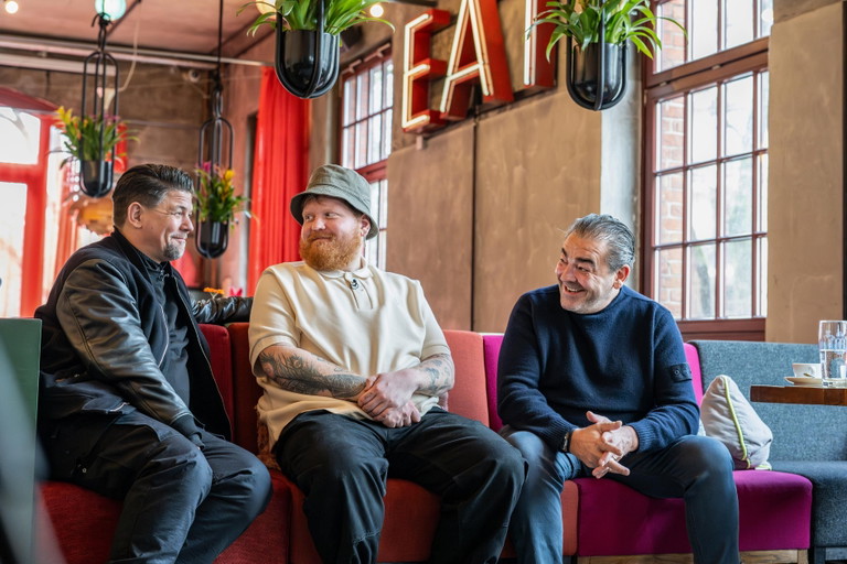 Tim Mälzer mit Lukas Mraz und Juan Amador.