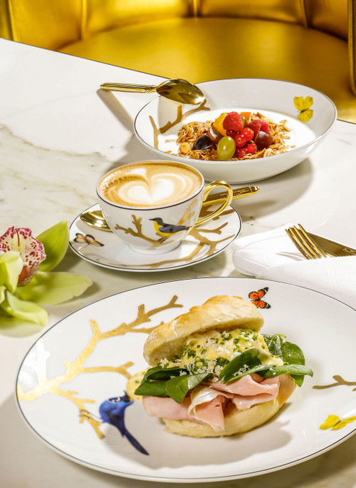 A delicious start. Freshly prepared egg dishes, freshly brewed coffee, oven-warm pastries and home-made granola - a tasty way for guests to start the day.