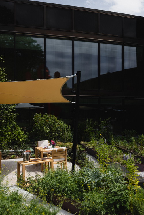 Das Gartenrestaurant «blooms» liegt direkt am Waldrand. 