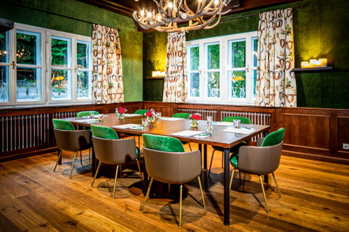 Seminars. Meet, think and shape the future. The hotel's two seminar rooms offer peace, inspiration and all the technical refinements.