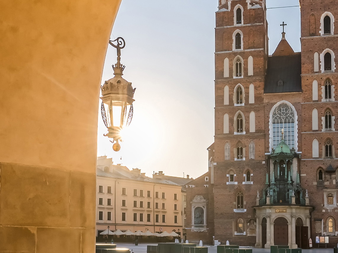Krakau Tuchhalle und Marienkirche Basilika auf dem Hauptmarkt 