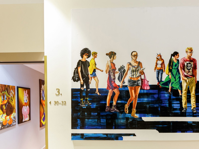 Artistic. In the corridors and rooms, in the bar and in the spa area – hardly a wall in the hotel remains undecorated by artistic paintings.