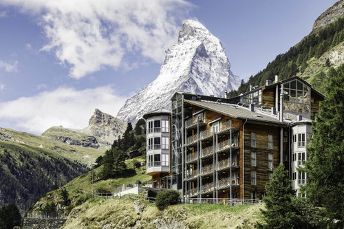 «The Omnia Mountain Lodge».