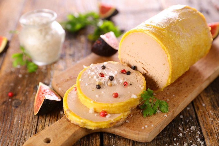 Die Tierrechtsorganisation hat in der Vergangenheit auch Strafanzeigen gegen Restaurants eingereicht, die Foie gras servieren.